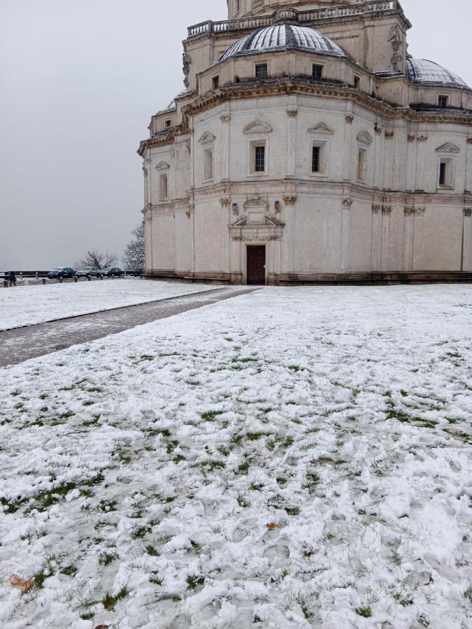 Casa Vacanza Todi Antica Luaran gambar