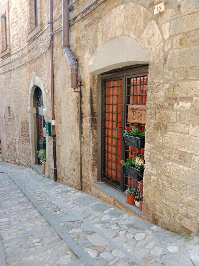 Casa Vacanza Todi Antica Luaran gambar